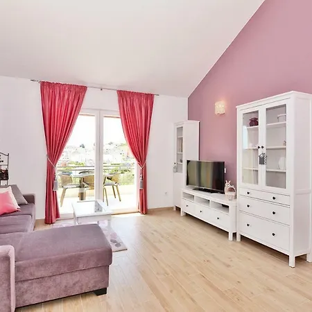 Nadoveza Tribunj (Sibenik-Knin)