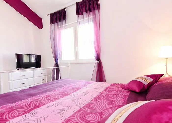 Nadoveza Tribunj (Sibenik-Knin)