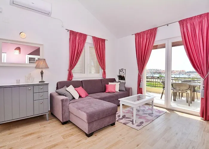 Apartment Nadoveza Tribunj (Sibenik-Knin)